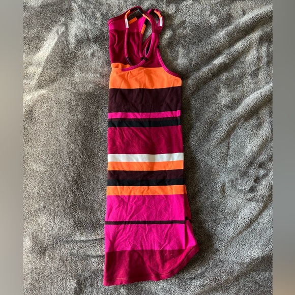 Lululemon Refresh Racer Tank - Size 4 - Picture 4 of 4